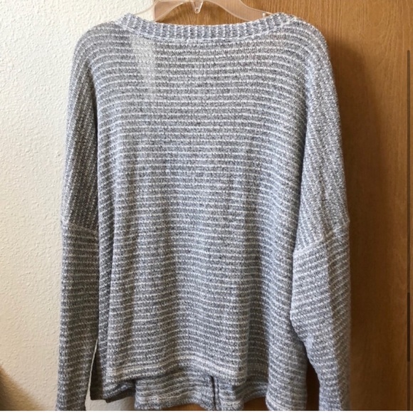 Oversized cropped sweater - Picture 2 of 3